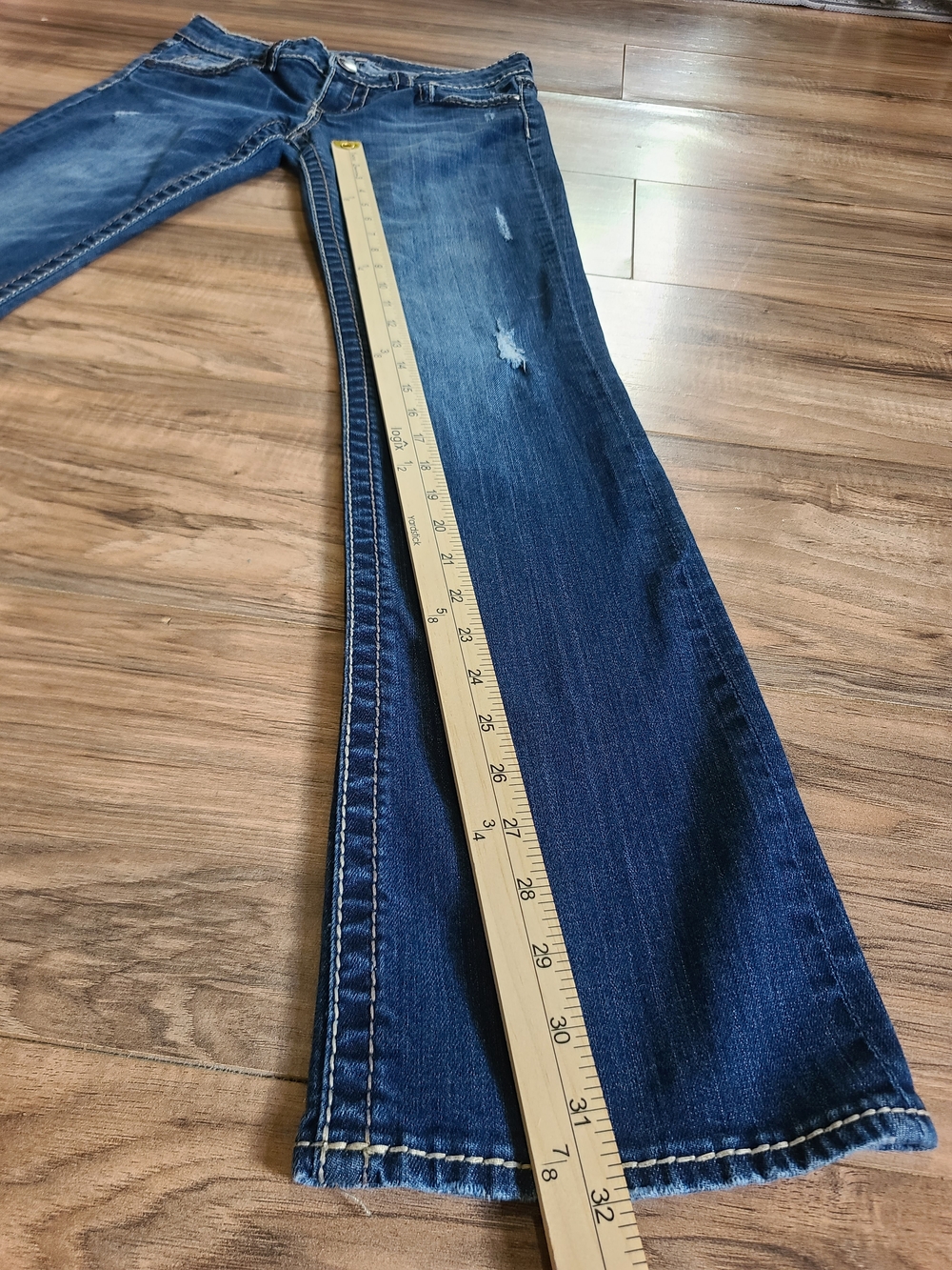 See Thru Soul Jeans 26in Bootcut Medium Wash With Flap Embroidered Pockets - Picture 5 of 8